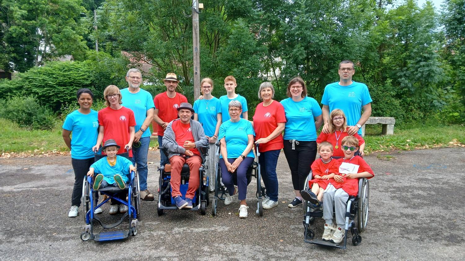 Dimanche 15 juin 2025, l’association E.R.V.A. était présente à la journée organisée par Les Motards du Cœur Grand Est, placée sous le signe de la prévention routière. Ensemble avec l’association API, de beaux moments d’entraide, portés par un objectif commun : améliorer le quotidien des personnes en situation de handicap. Image